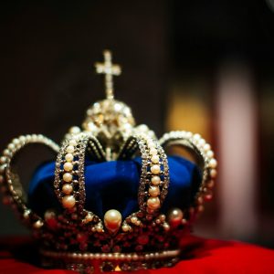 gold and blue crown